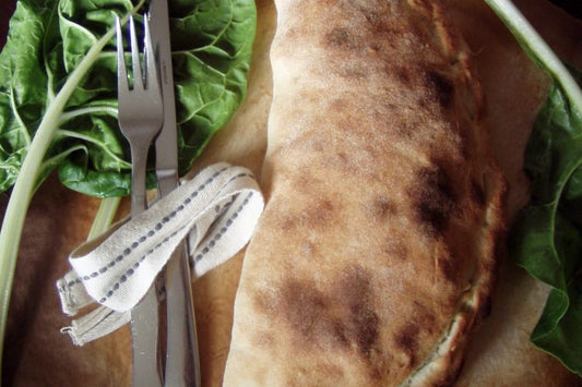 Calzone con bieta olive e acciuga 1 pezzo